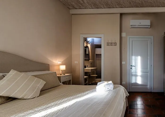 Antica Osteria Saracena Del Bergallo Hotel 4*