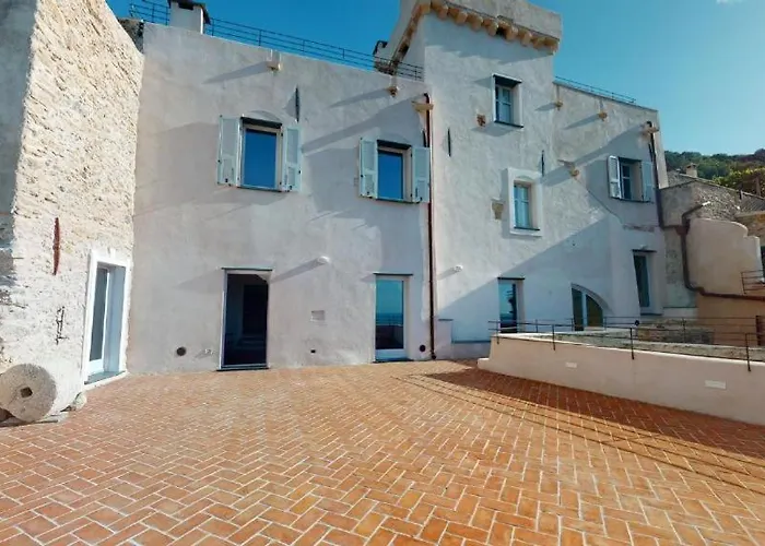 Antica Osteria Saracena Del Bergallo Hotel 4*