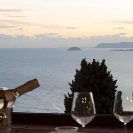 Antica Osteria Saracena Del Bergallo Hotel 4*