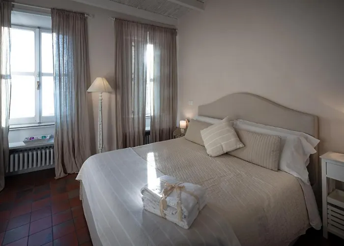 Antica Osteria Saracena Del Bergallo Hotel 4*