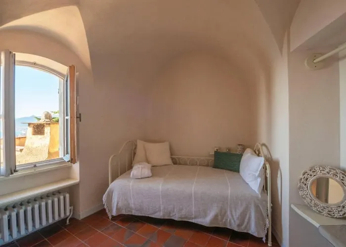 Antica Osteria Saracena Del Bergallo Hotel 4*