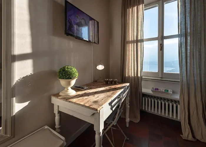 Antica Osteria Saracena Del Bergallo Hotel 4*